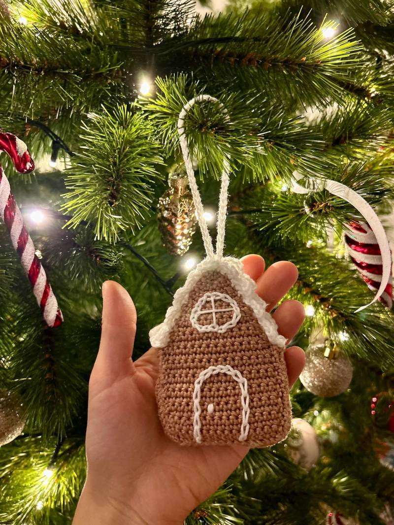 Gehäkeltes Lebkuchenhaus Gingerbread House Tannenbaumschmuck Oder Taschenanhänger Amigurumi Geschenk von AmOlivenbaum