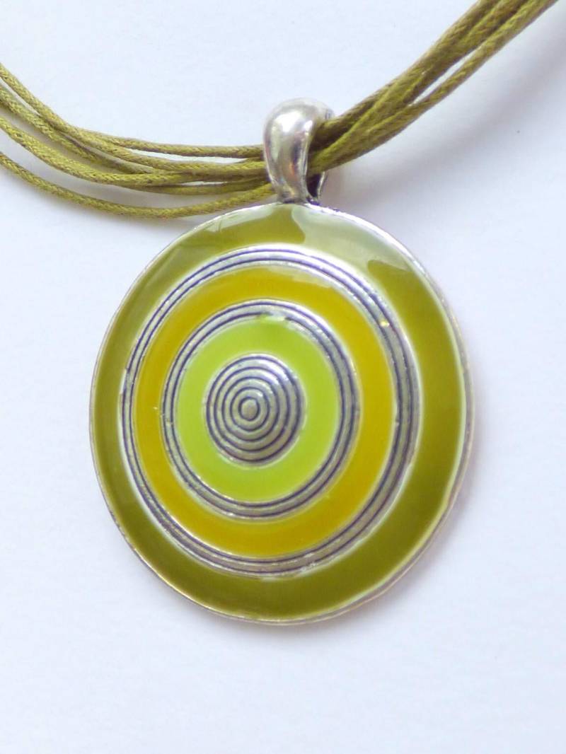 xx Runder Anhänger Halskette, Grüner Anhänger, Kreis Ziel Schmuck, Moderner von AmVaBe