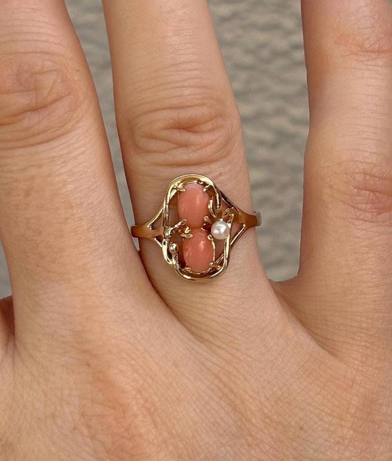 Vintage 585 Gold Ring Mit Korallencabochon/Perle | Gr. 52 6.1 14K Gelbgold Mid Century Schmuck Antik Vintage Retro von AmaiaVintage