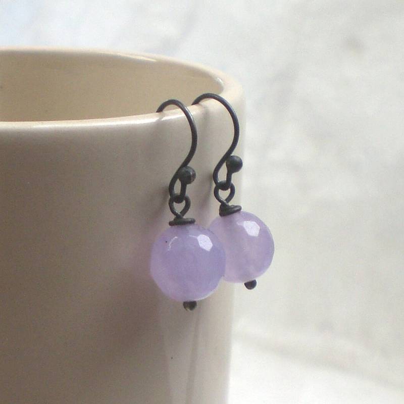 Schlichte Jade Ohrringe 925 Silber - Lavendeljade Ohrhänger Facettiert Lila Sterlingsilber Geschwärzt Oder Hell | D494 von AmaleeJewelry
