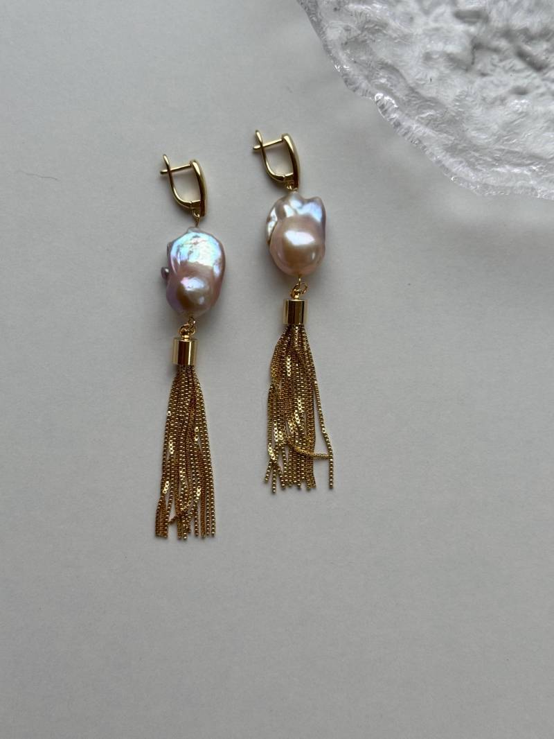 statement Ohhringe Mit Barock Perle | Quasten Ohrringe |925 Echtes Silber 18 Karat Vergoldet Nickelfrei statement Ohhringe Mit Barock Perle | Quasten Ohrringe |925 Echtes Silber 18 Karat Vergoldet Nickelfrei von Amalithebrand