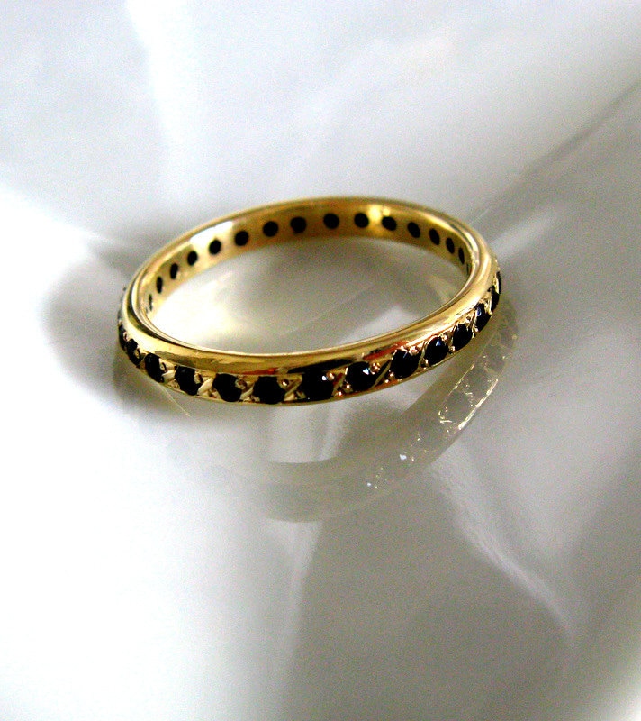 14K Gold Verlobungsring. Liebevoller Ehering Mit Natürlicher Onyx 14K Gold Verlobungsring. Liebevoller Ehering Mit Natürlicher Onyx von Amallias