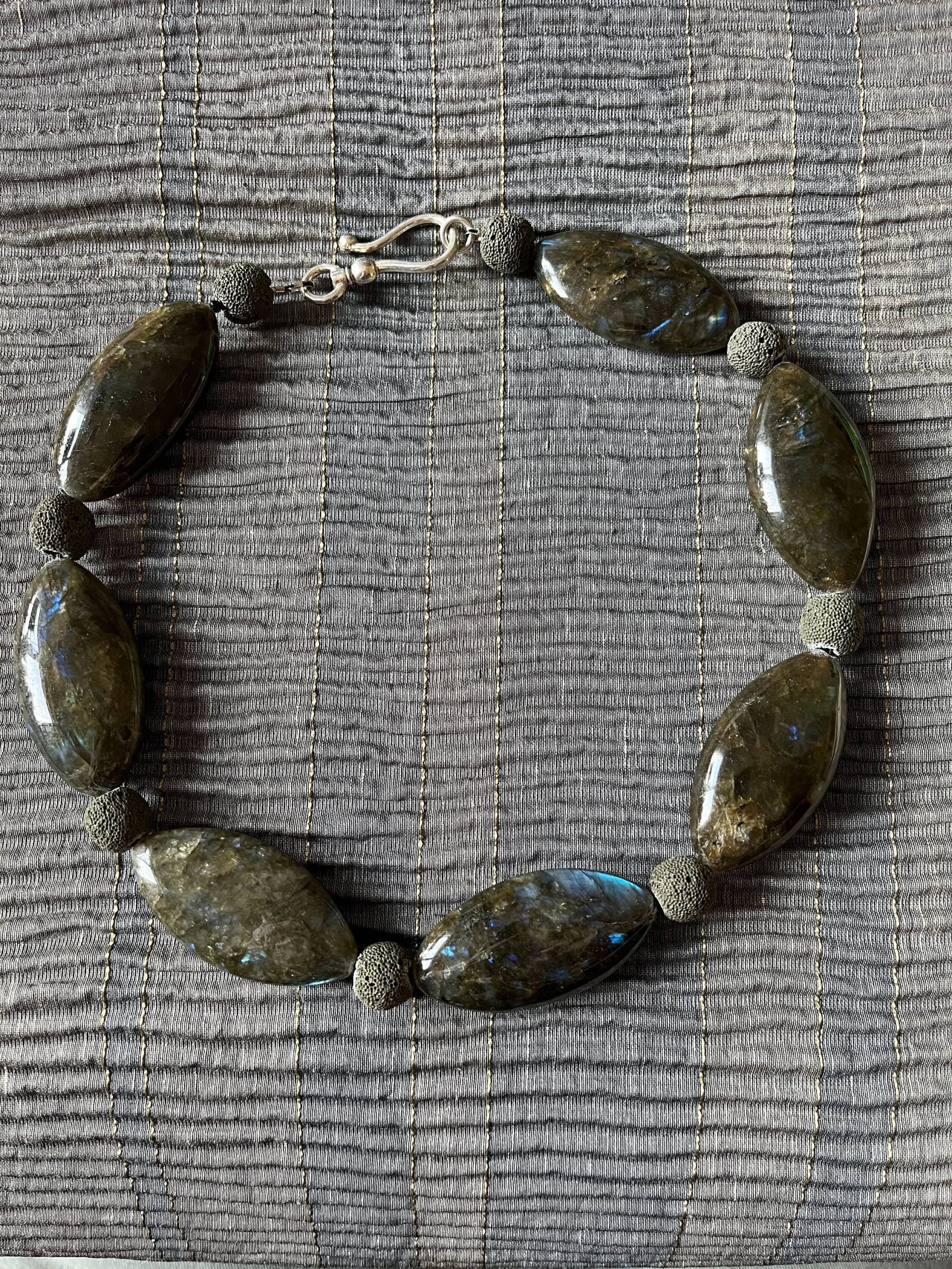 Halskette, Labradorit Navetten | 50mm, Statement, Elegant, Chuncky, Adularisierend Mit Gold-Grün-Blauen Reflexen. Dekorativ. Einzigartig Halskette, Labradorit Navetten | 50mm, Statement, Elegant, Chuncky, Adularisierend Mit Gold-Grün-Blauen Reflexen. Dekorativ. Einzigartig von AmaloukDesign