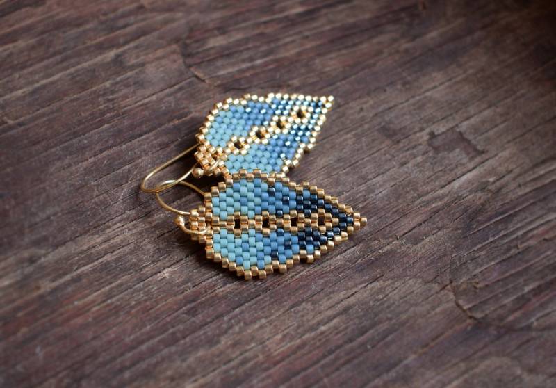 Yumombre Leaves - Waldnebel Ohrringe, Ohrhänger, Vergoldetes Sterlingsilber von AmaltheaCph