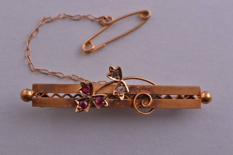 15 Karat Gold Edwardian Brosche Mit Rubinen Und Diamanten | 329N von AmandaApplebyShop