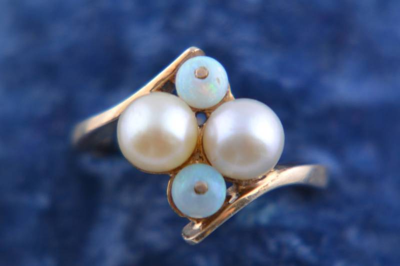 9Ct Gelbgold Retro Ring Mit Perlen Und Opalen | 940U10 9Ct Gelbgold Retro Ring Mit Perlen Und Opalen | 940U10 von AmandaApplebyShop