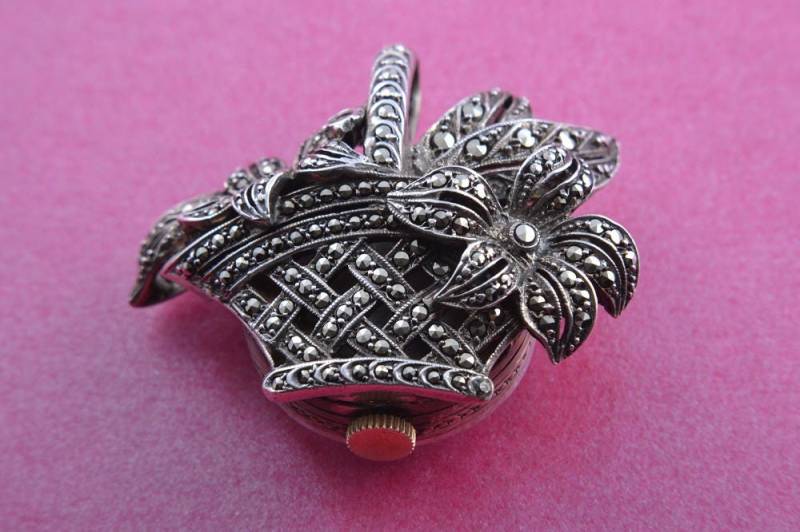 Silber 50Er Jahre Blumen Anhänger/Uhr Mit Markasite | 903T Silber 50Er Jahre Blumen Anhänger/Uhr Mit Markasite | 903T von AmandaApplebyShop
