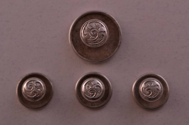 Silber Edwardian Shirt Ohrstecker | 954 X 20 von AmandaApplebyShop