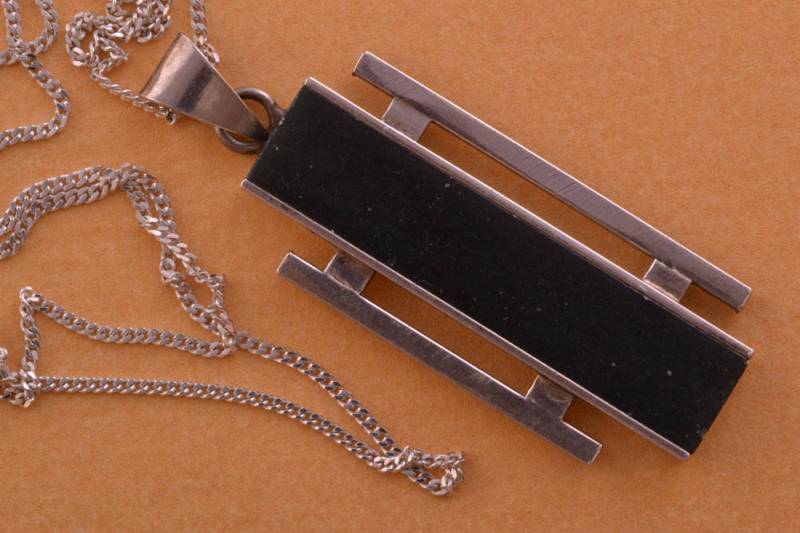 Silber Retro Anhänger | 220E von AmandaApplebyShop