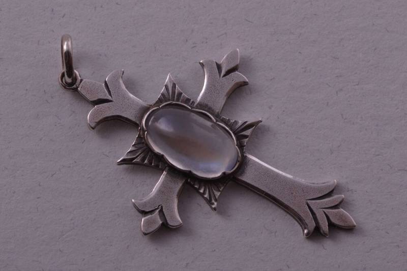 Silber Vintage Kreuz Mit Mondstein | 369A von AmandaApplebyShop