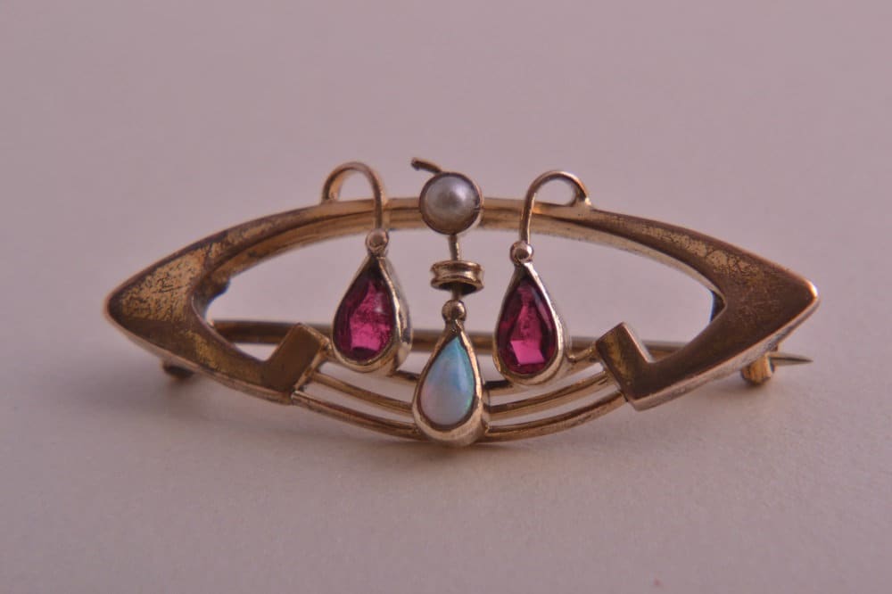 Vergoldete Jugendstil Brosche Mit Opal Und Perle | 550Z Vergoldete Jugendstil Brosche Mit Opal Und Perle | 550Z von AmandaApplebyShop