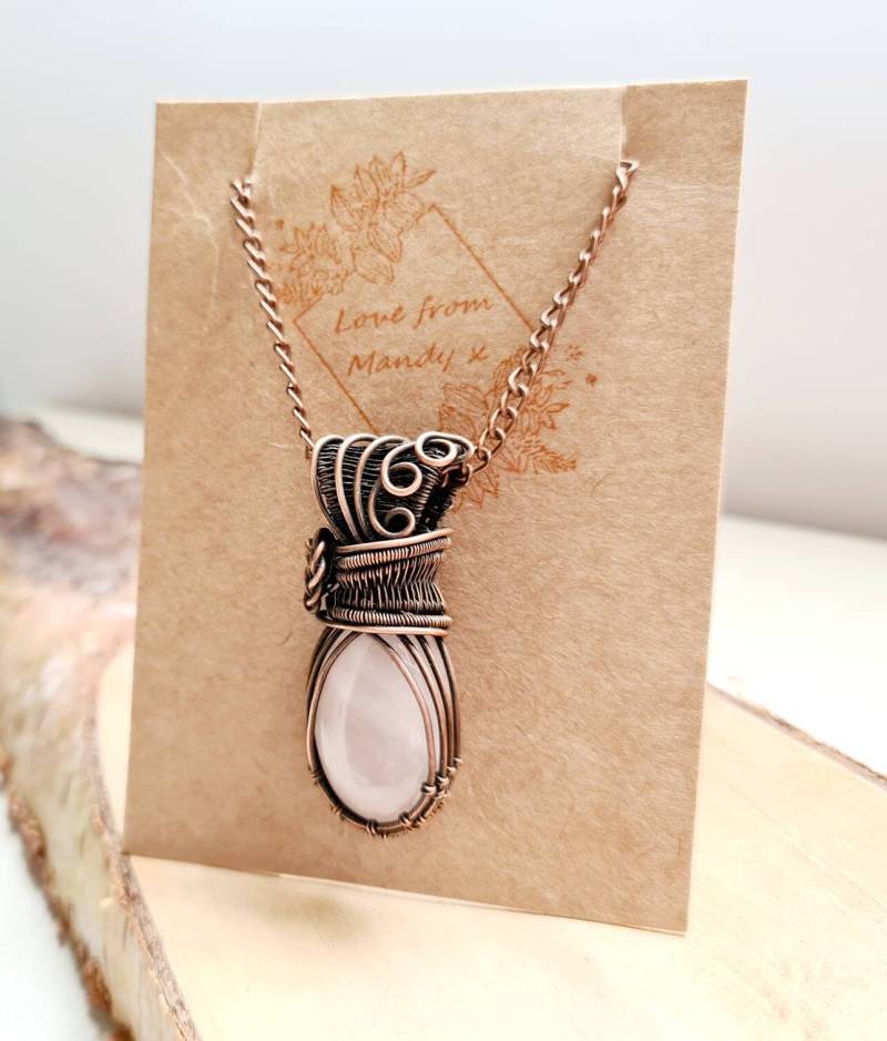 Rosenquarz Edelstein Halskette Anhänger Oxidierter Kupferdraht Eingewickelt Handgemachte Kupferkette Damen Geschenke Für Ihre Valentines von AmandaJuneJewellery