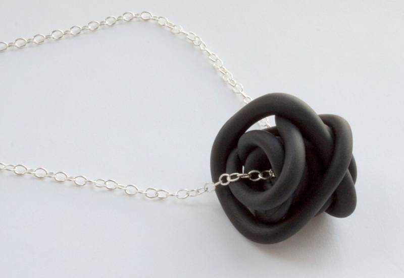 Schwarze Mittlere Nest Wie Halskette - Hand Geformt Polymer Clay Schwarze Mittlere Nest Wie Halskette - Hand Geformt Polymer Clay von AmandaParkerShop