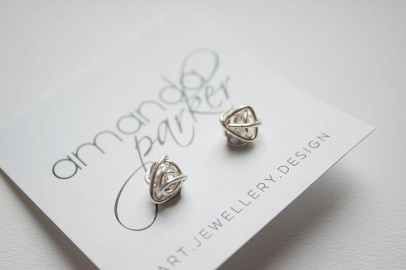 Sterling Silber Wrapped Wire Knot Ohrstecker - Handgeformte Draht Jede Statement Ohrringe Sterling Silber Wrapped Wire Knot Ohrstecker - Handgeformte Draht Jede Statement Ohrringe von AmandaParkerShop