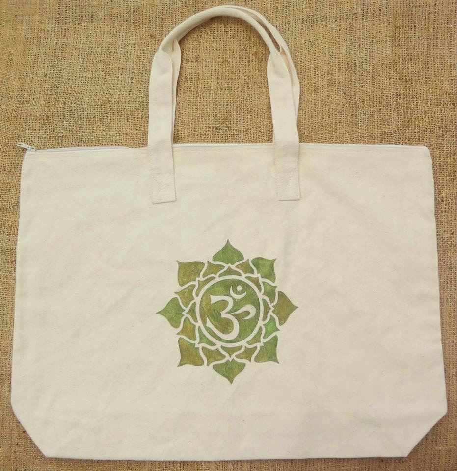 Om in Lotus-Einkaufstasche von AmandaRDesignStudio