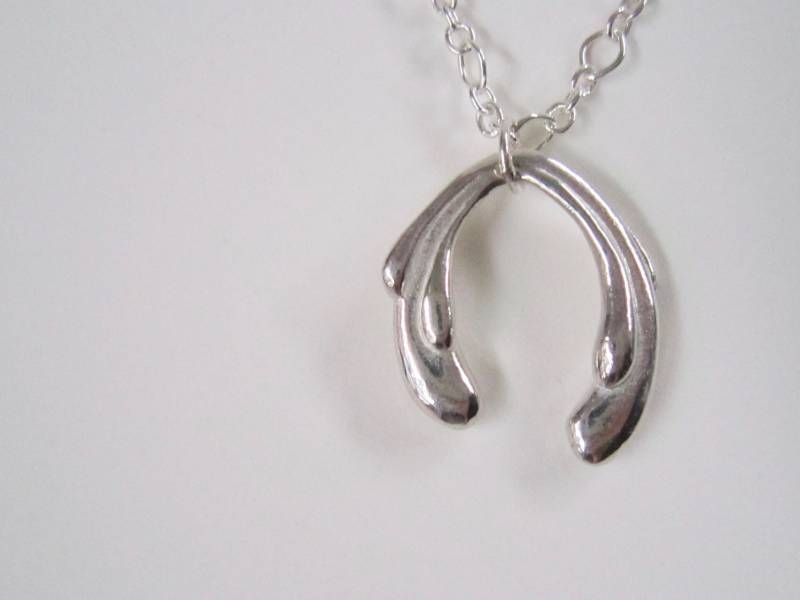 Kleiner Wishbone Anhänger/Handgeschnitzte Silberkette Alltagskette Kleiner Wishbone Anhänger/Handgeschnitzte Silberkette Alltagskette von AmandaSchoppel