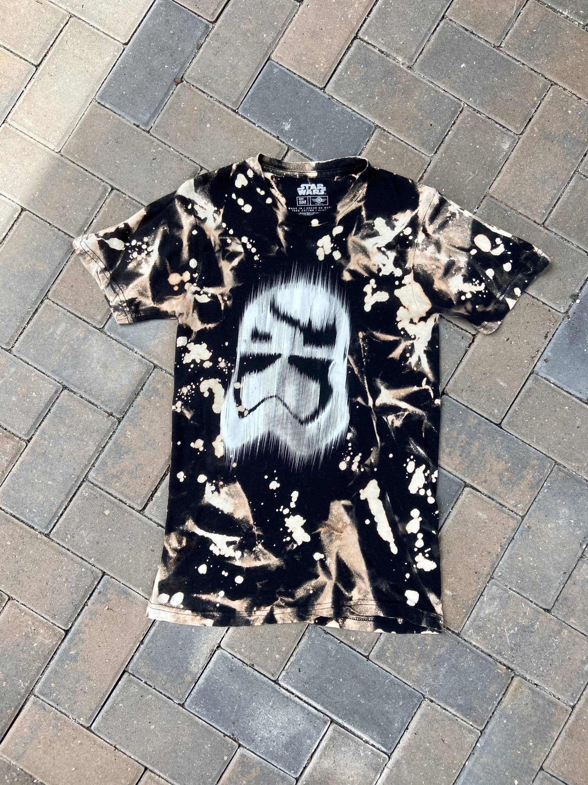 Unisex Sturm Trooper Acid Wash T-Shirt Unisex Sturm Trooper Acid Wash T-Shirt von AmandasThriftAndFlip