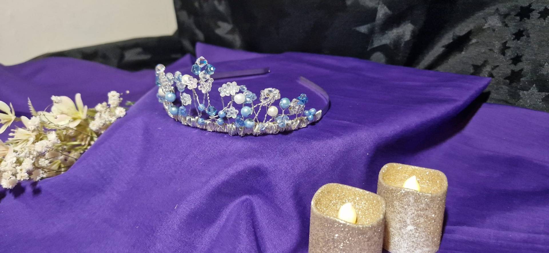 Tiaras Für Braut/Brautjungfern/Galaday/Abschlussball Gemacht, Um in Den Farben Ihrer Wahl Zu Bestellen Tiaras Für Braut/Brautjungfern/Galaday/Abschlussball Gemacht, Um in Den Farben Ihrer Wahl Zu Bestellen von Amandastrinketsuk