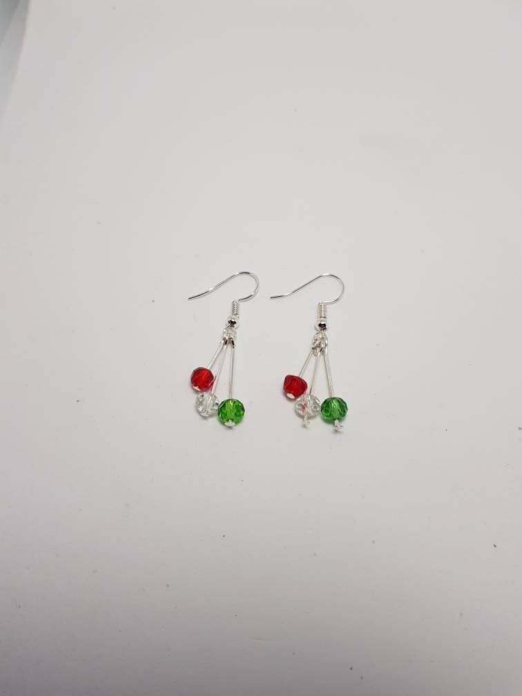 Weihnachtsohrringe Mit Swarovski Kristallen Weihnachtsohrringe Mit Swarovski Kristallen von Amandastrinketsuk