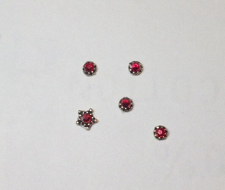 Rot & Gold Akzent Bindis von AmaniMaharet