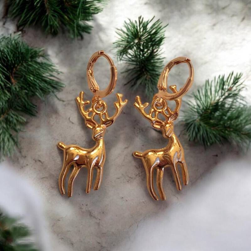 Goldene Ohrringe Mit Hirsch, Rentier, An Mini-Creolen Huggies Hoop, in Rosegold von AmaraVeraJewellery