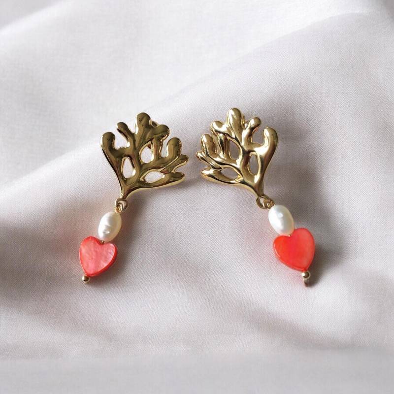 Goldene Ohrstecker Mit Goldenem Korallenast Und Herz Süßwasserperle, Korallen Ast, Zweig, Ohrringe Für Frauen, Passende Kette von AmaraVeraJewellery