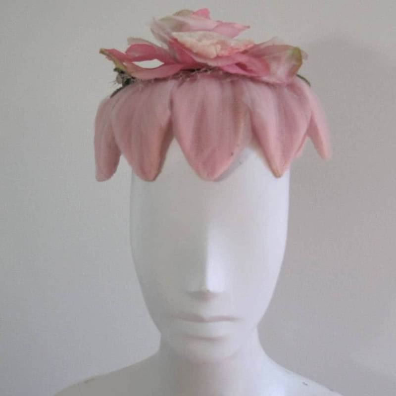 Vintage 40Er Jahre Hut, Rosa Blütenblatt Vintage 40Er Jahre Hut, Rosa Blütenblatt von AmaranthVintage