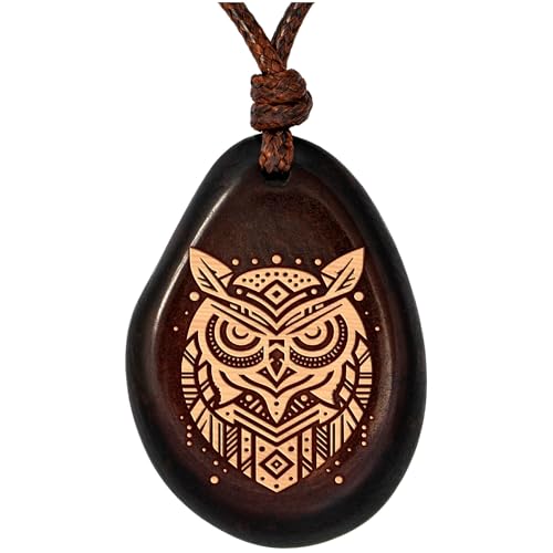 Eule Anhänger aus Taguanuss – Symbol für Weisheit, spirituelle Führung und Schutz von Amarumi