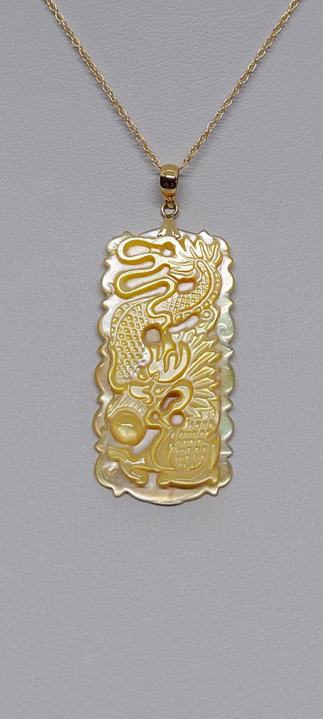 14K Gelb Gold Dragon Perlmutt Anhänger/Halskette Gelber Gott Mit 18 Zoll Kette von AmazingByAlexander