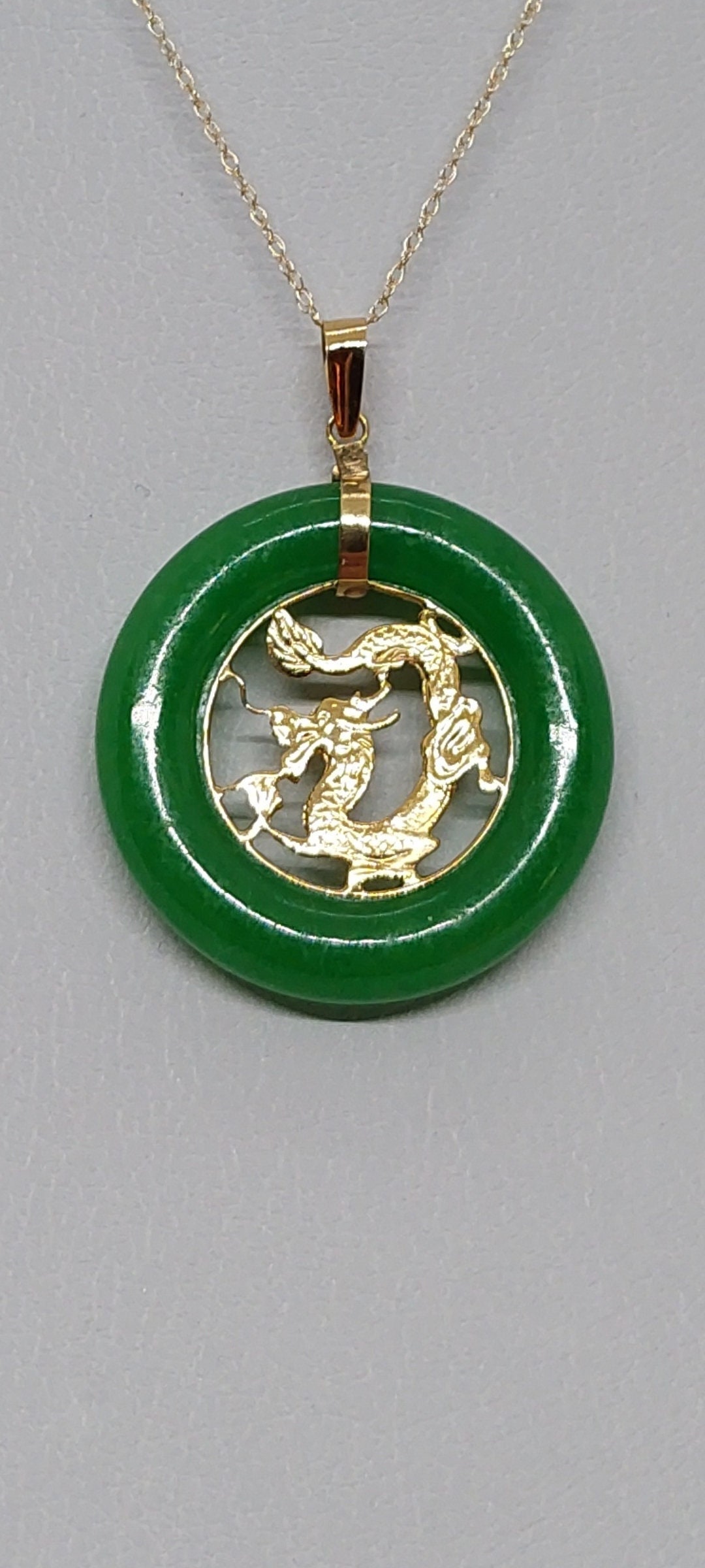 14K Gelbgold Drachen Grüne Jade Donut Luck Anhänger Mit 18 Zoll Seil Kette. Jade Lover Anhänger von AmazingByAlexander