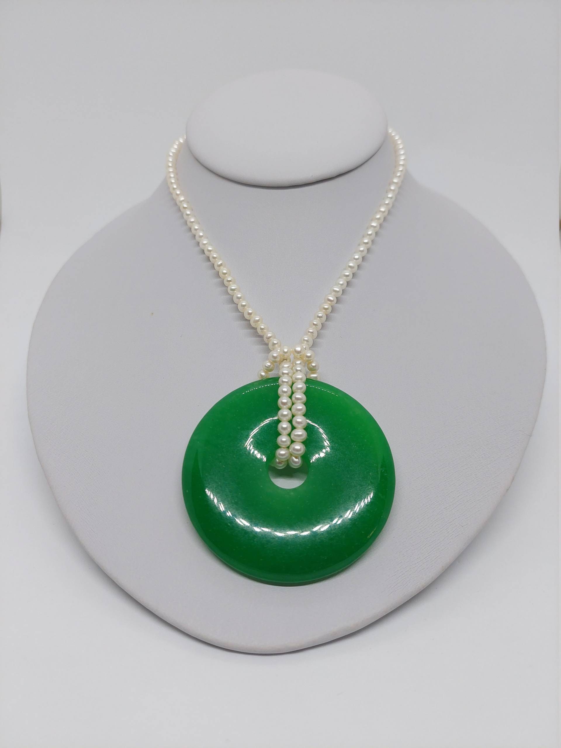 14K Gelbgold Filigrane Verschluss Grüner Jade Donut Luck Anhänger/Halskette Mit 18-24 Zoll 4mm Süßwasser Runde Perlen Für Große Jade-Liebhaber von AmazingByAlexander