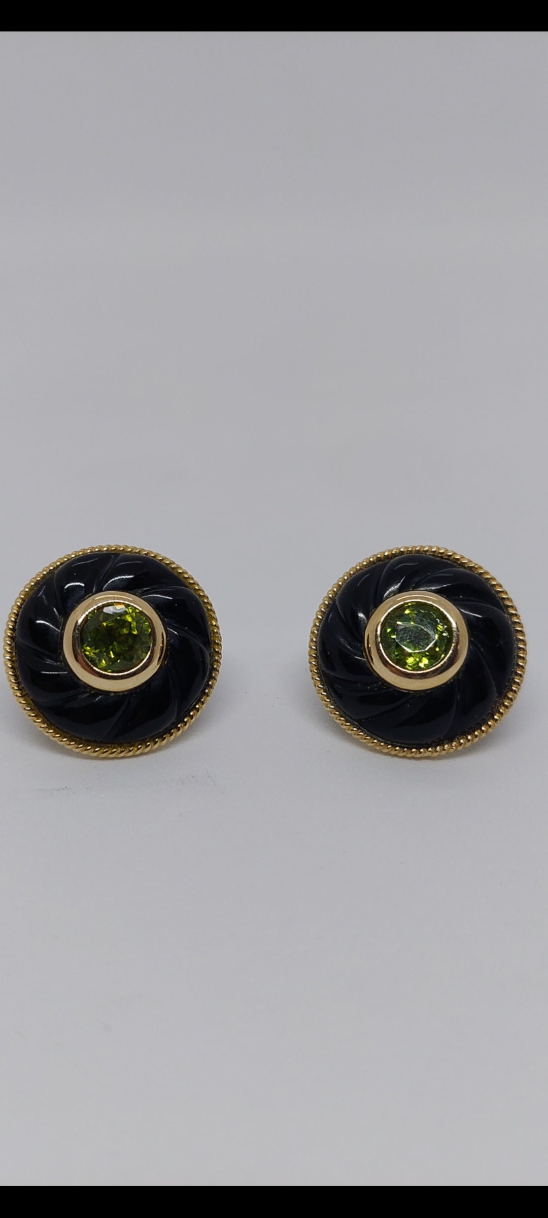 Onyx Und Facettierter Peridot Push Back 14K Gelbgold Ohrstecker. 15x15mm Onyx/ Peridot Schwarzer Lover von AmazingByAlexander