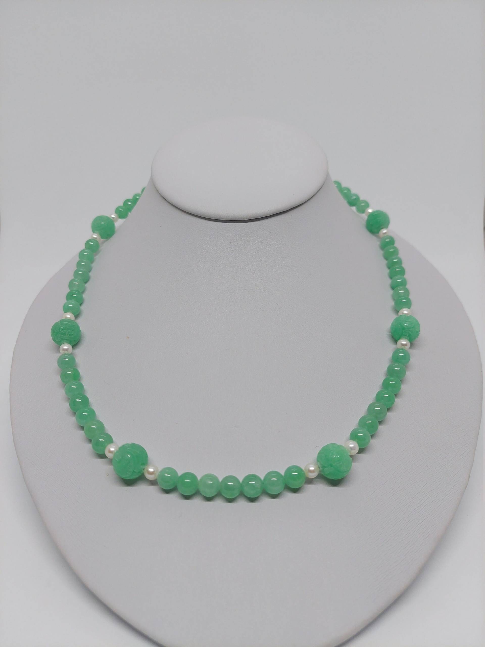 Grüne Jade Perlenkette 14K Gelbgold-Wellspange/Halskette Schmuck Süßwasserperlenkette Edelstein Perle von AmazingByAlexander