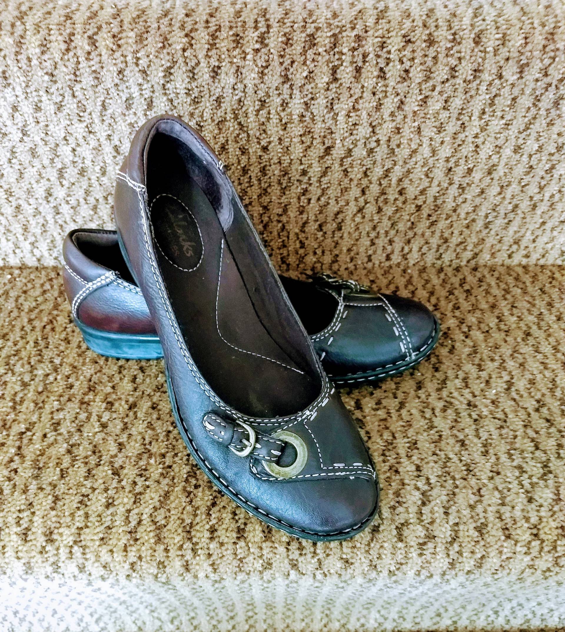 Clarks Loafer Schuhe, Braune Leder Loafer, Frauen Flache Schuhe, Runde Front Schuhe, Bequeme Schuhe, Größe 8 M, Nr.658 von AmazingClosetShop