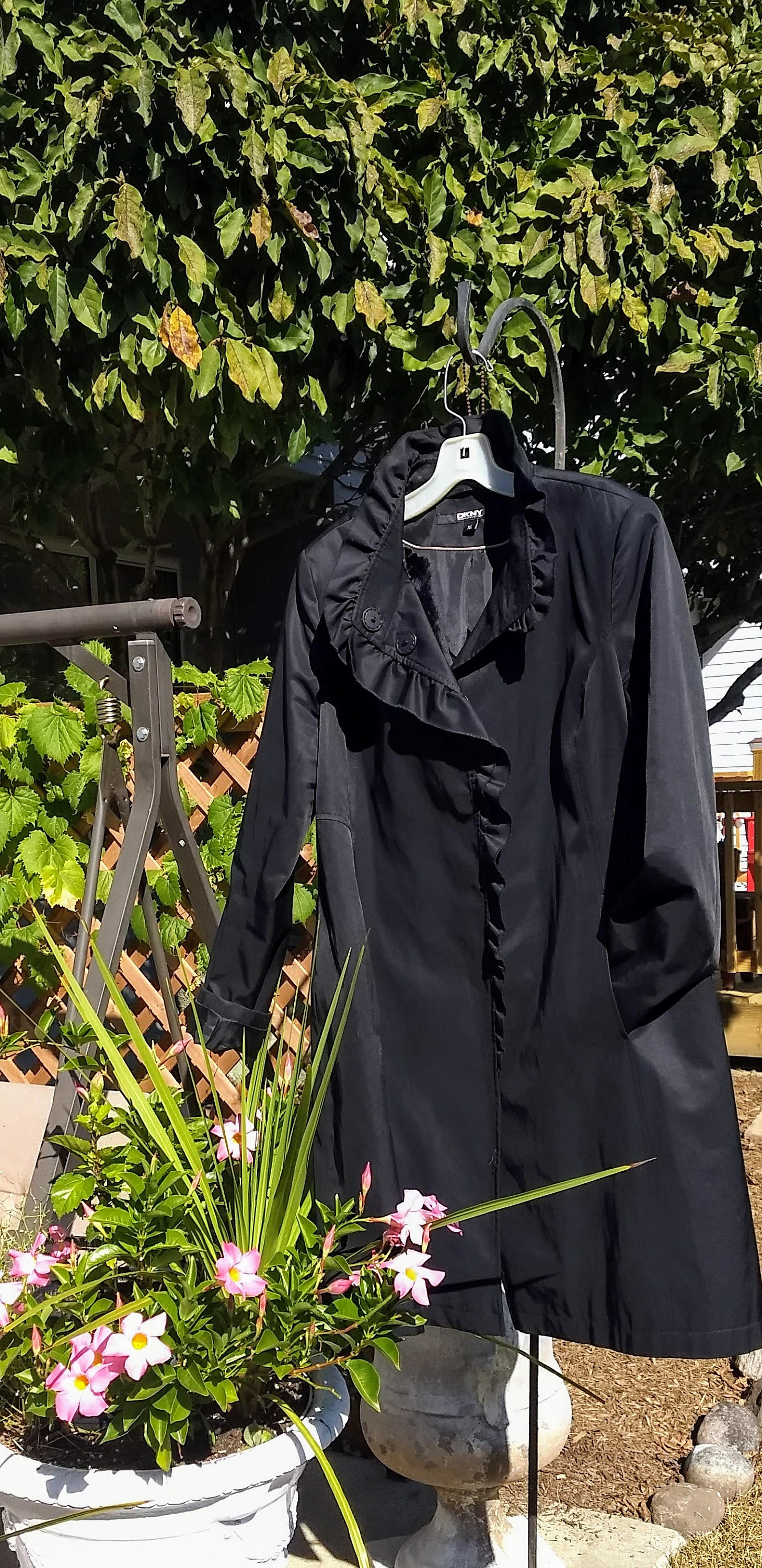 Dkny Baumwolle Schwarzer Leichter Mantel/Dressy Elegant Designer Herbst Und Frühling Mantel Mit Rüschen Kragen/Geschenk Für Sie/Seltener Dkny Baumwolle Schwarzer Leichter Mantel/Dressy Elegant Designer Herbst Und Frühling Mantel Mit Rüschen Kragen/Geschenk Für Sie/Seltener von AmazingClosetShop