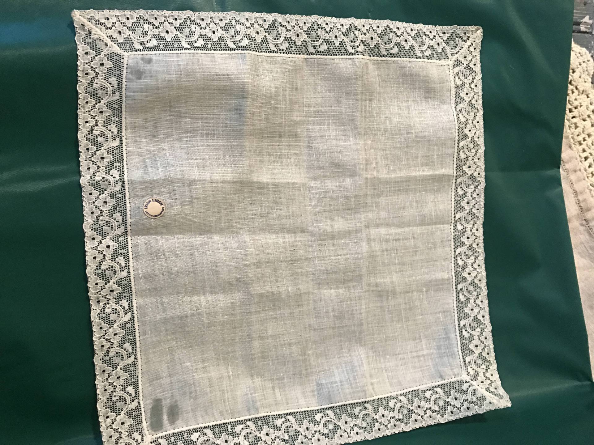 Hochzeit Einstecktuch, Weiss Auf Weiss, 2, 5 cm Mit Spitze Rundherum, Schönes Aufkleber von AmazingCollections