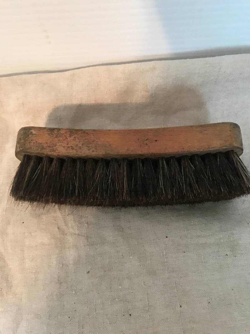 Hübscher Jahrgang 100 % Reinen Pferd Haar Schuhbürste Hergestellt in Usa, Gebogenem Griff, Sehr Gutem Zustand von AmazingCollections