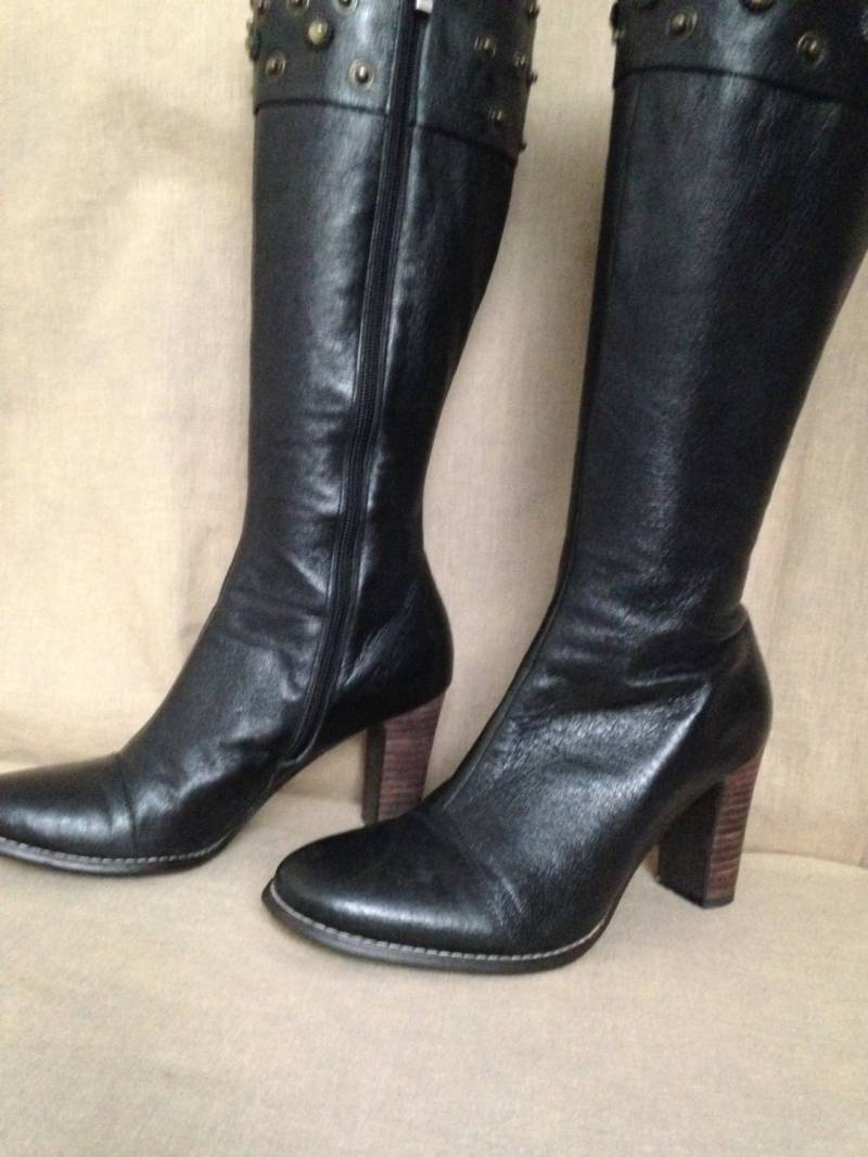 Joseph Maya Schwarz Leder Damenstiefel 3" Ferse Größe 5 Plüsch Futter Manschette Um Die Spitze Des Stiefels Mit Gebürstetem Goldohrstecker von AmazingCollections