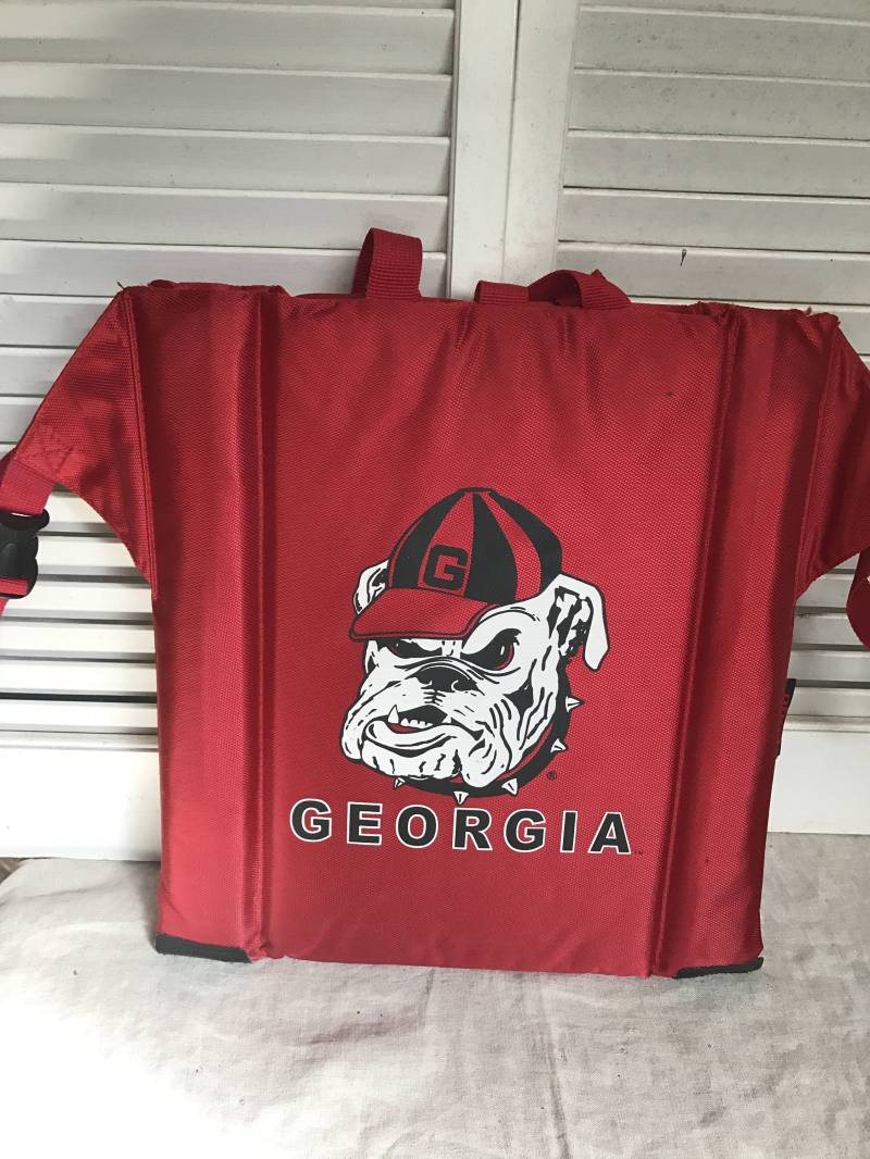 Universität Von Georgia Stadion Sitz, Bulldog Rot Logo, Leicht Zu Tragen, Bequemer Sitz von AmazingCollections