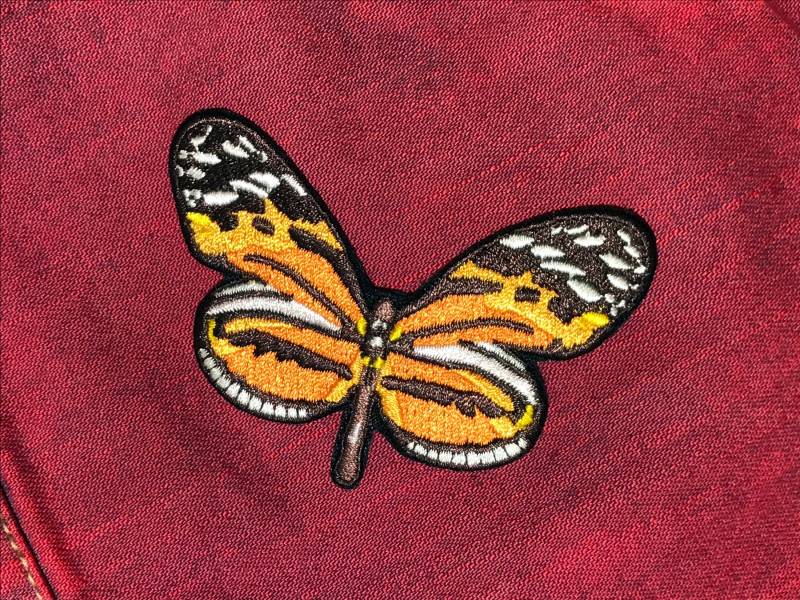 Isabella Schmetterling | Aufnähen von AmazingPatches