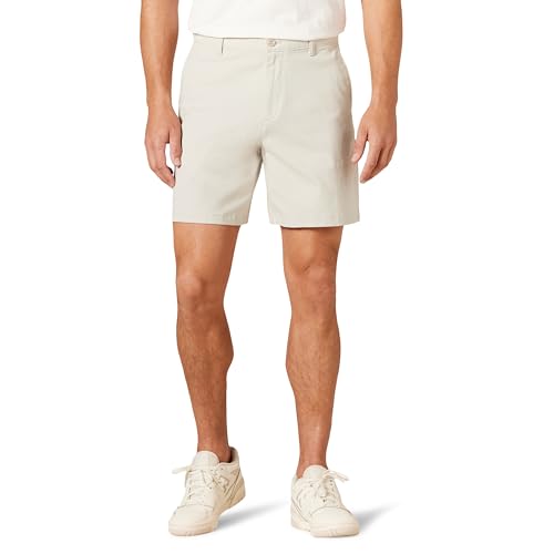 Amazon Essentials Herren 18 cm Lange Chinohose aus Komfort-Stretch mit klassischer Passform, Stone, 40W von Amazon Essentials