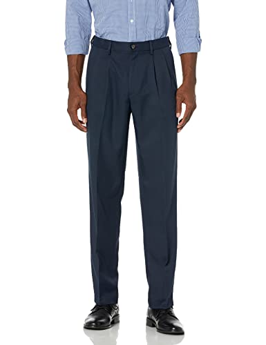Amazon Essentials Herren Anzughose mit Falte und Erweiterbarem Bund, Klassisch Geschnitten, Marineblau, 40W / 34L von Amazon Essentials