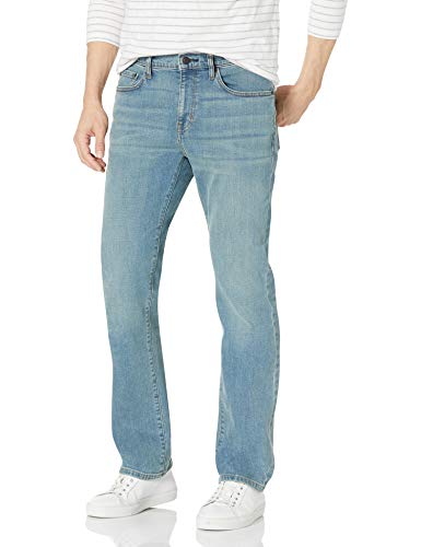 Amazon Essentials Herren Bootcut-Jeans mit schmaler Passform, Hellblau Vintage, 30W / 32L von Amazon Essentials