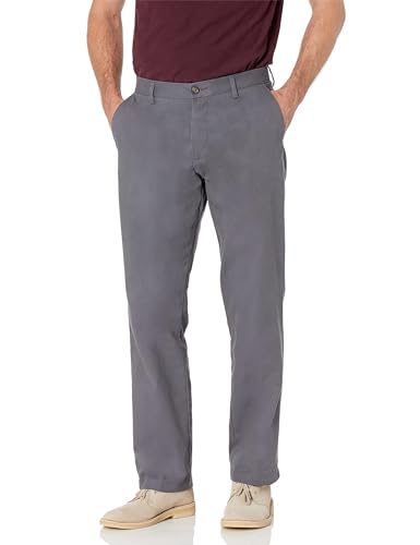 Amazon Essentials Herren Knitterfreie Flatfront-Chinohose in klassischer Passform (erhältlich in Übergröße), Dunkelgrau, 36W / 28L von Amazon Essentials