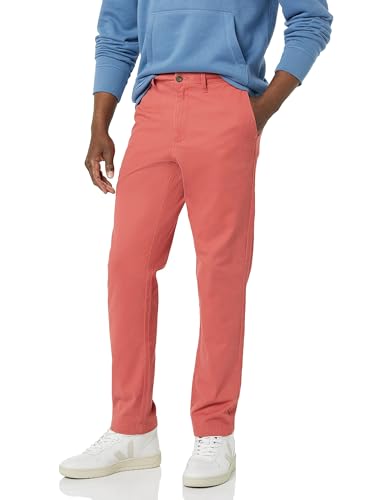 Amazon Essentials Herren Legere Stretch-Chinohose in sportlicher Passform (in Übergröße erhältlich), Himbeerrot, 28W / 30L von Amazon Essentials