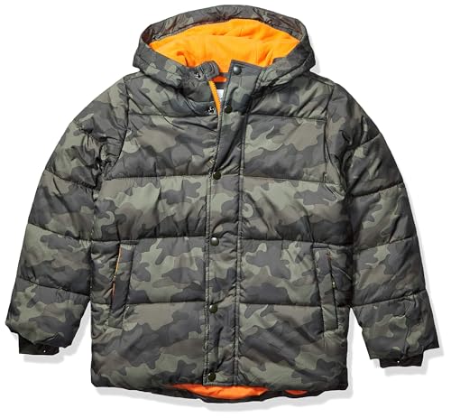 Amazon Essentials Jungen Schwere Pufferjacke mit Kapuze, Dunkles Armeegrün Camouflagedesign, 6-7 Jahre von Amazon Essentials