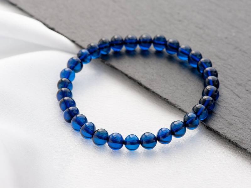 Blaues Armband Aus Unregelmäßig Geformten Kugelperlen, Unisex-Armband, Perlenedelsteinarmband, Stretcharmband, Azurblauer Steinschmuck von AmberInnovators