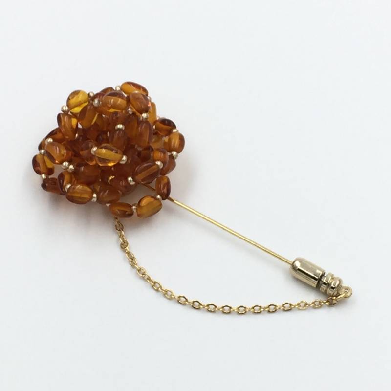 Bernstein Brosche, Goldene Anstecknadel Aus Bernsteinperlen in Cognac, Opulente Schmucknadel Im Rose-Design, Schmuckstück von AmberRichCollection