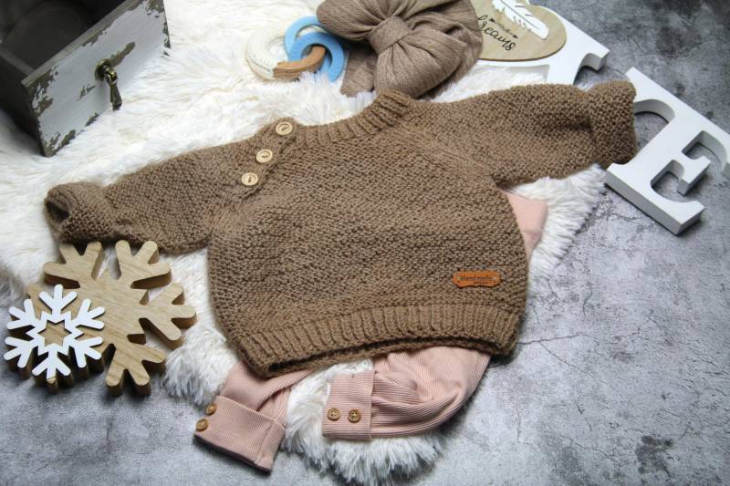 Baby Oversize Pullover Mit Knopfliste, Handgestrickt Reiner Alpaka Wolle in Drei Größen Unisex | Strickpullover Handmade von AmberStricken