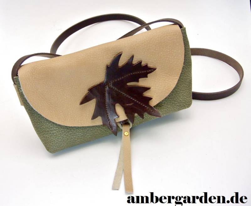 Handemade Mittelalter Leder Handtasche, Crossovertasche, Handytasche, Designertasche, Ahornblatt Handemade Mittelalter Leder Handtasche, Crossovertasche, Handytasche, Designertasche, Ahornblatt von AmbergardenDE